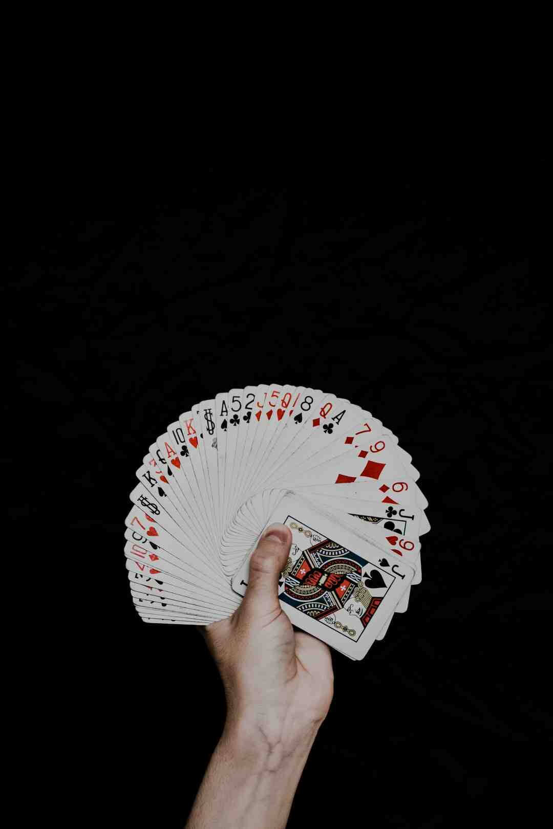 Comment jouer au poker à 5 cartes ?